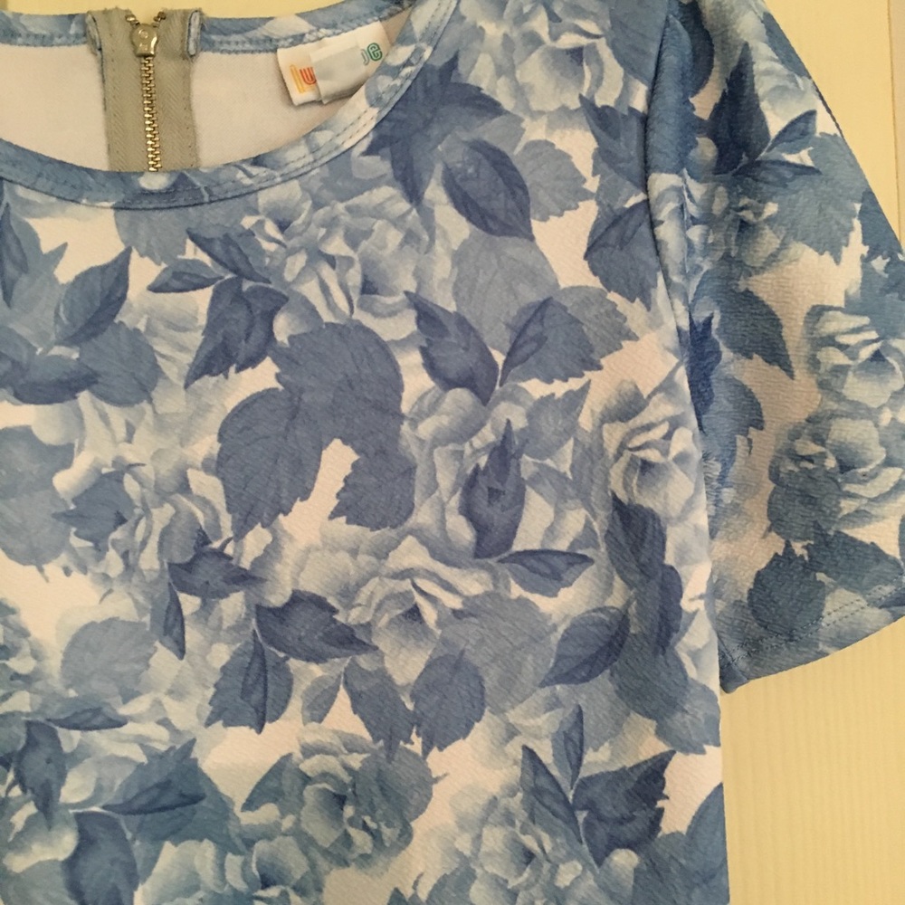 SOLD!! Lularoe Amelia